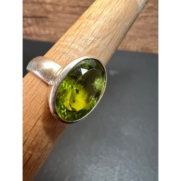 NEW size 7.5 oval cut peridot sterling silver ring 6.55 grams - Picture 13 of 16